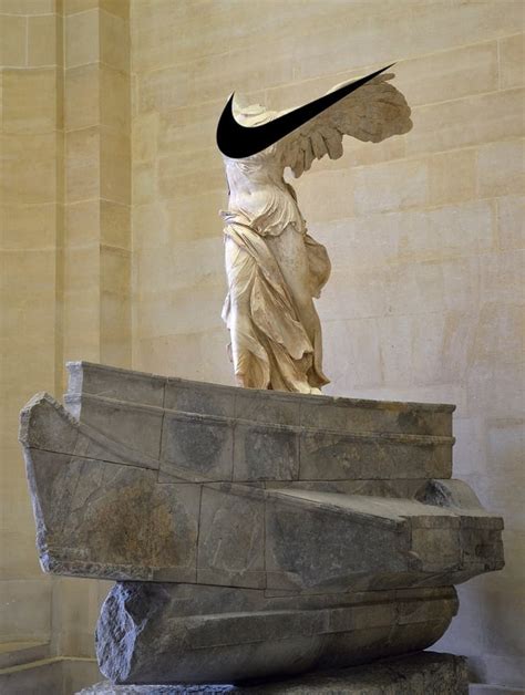 weißes nike zeichen|nike statue wikipedia.